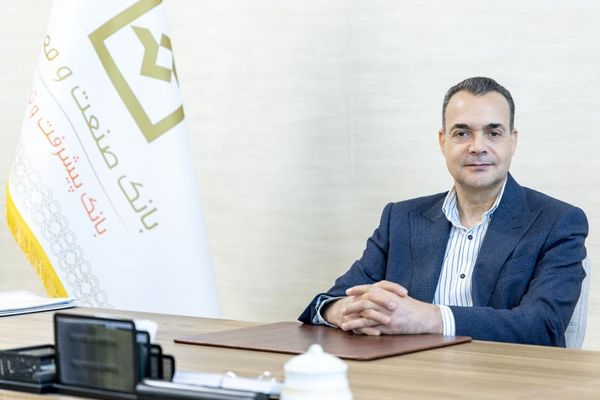 سرمایه‌گذاری کلان بانک صنعت و معدن؛ 15طرح بزرگ صنعتی و معدنی تا پایان سال 1404 به بهره‌برداری می رسد