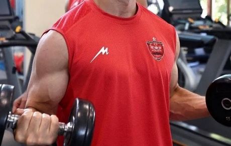امید عالیشاه با یک عکس، عشقش به پرسپولیس را فریاد زد