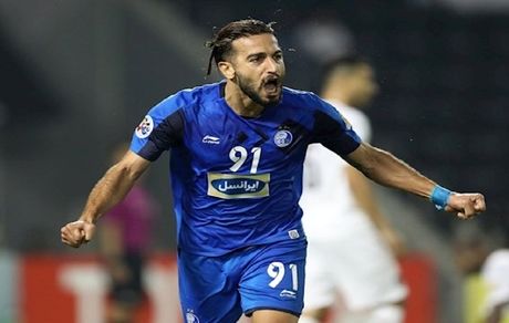 حضور اخراجی ها در باشگاه استقلال 