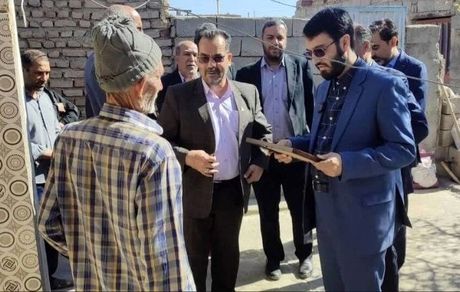 اهداء احکام بازنشستگان صندوق در سفر مشاور وزیر و رئیس مرکز بازرسی به خراسان جنوبی