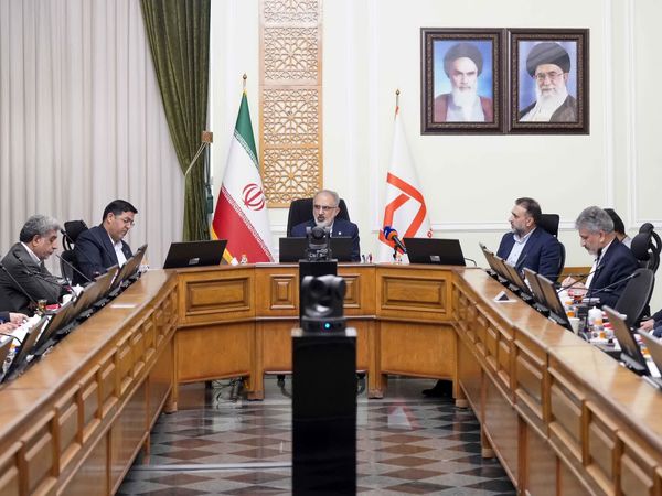 مدیرعامل بانک مسکن: لزوم همگرایی بیشتر بانک و شرکت‌های تابعه برای تقویت بانکداری شرکتی / با تعامل موثر و ظرفیت‌های گروه مالی ارزش‌های پیشنهادی برای مشتریان تعریف کنیم