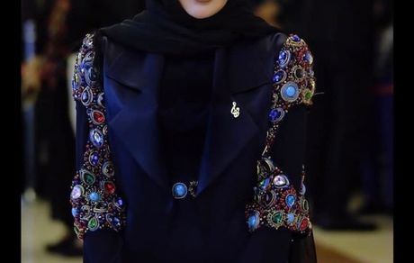لباس سراسر نگینِ خانم بازیگر + عکس
