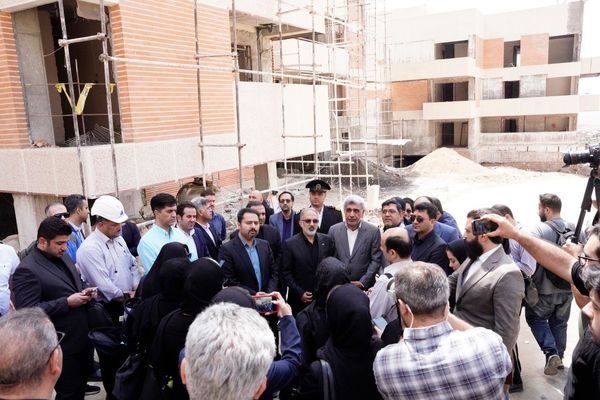 نشست خبری و بازدید میدانی از پروژههای نهضت ملی مسکن و شرکت سرمایهگذاری مسکن/ قدردانی از نقش بیبدیل خبرنگاران در اطلاعرسانی شفاف و سازنده