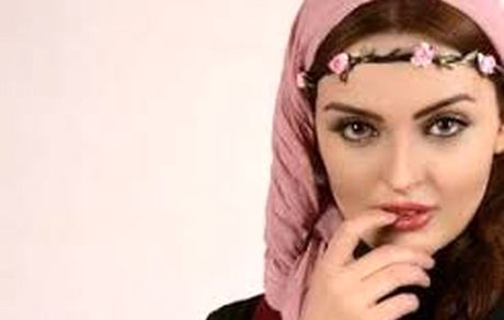 سلفی آینه‌ای نیلوفر پارسا غوغا کرد + عکس