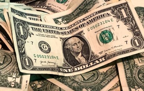 علت رکورد شکنی دلار؛ احتمالا اخباری درباره نرخ پیش‌ بینی‌شده ارز در بودجه به بیرون درز کرده 