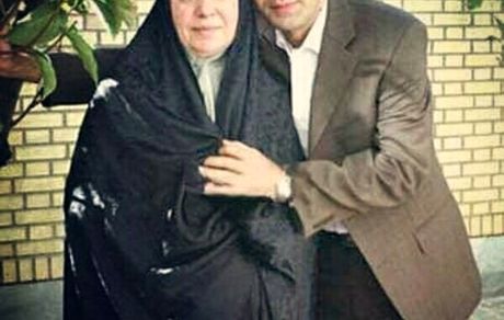 فرزاد حسنی و مادرش + عکس