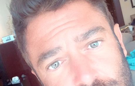 اتاق خواب محمدرضا گلزار + عکس