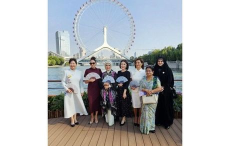 دختر پزشکیان در جمع همسران روساى جمهور عضو سازمان شانگهاى در تیانجین