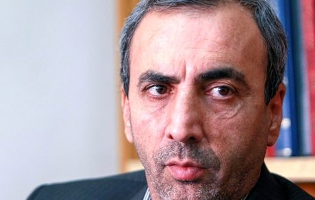 از همان موقع که احمدی نژاد قطعنامه ها را کاغذ پاره تلقی کرد، بحران عمیق در کشور استارت خورد