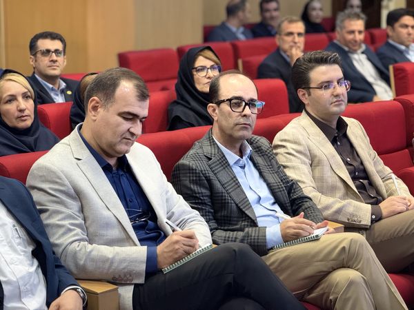 برگزاری نخستین نشست مدیرعامل بیمه البرز با معاونین مدیران و رؤسای ادارات