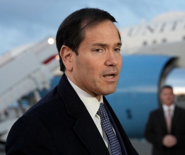 فوری / وزیر خارجه آمریکا: ترامپ حاضر است با رهبر انقلاب دیدار کند!