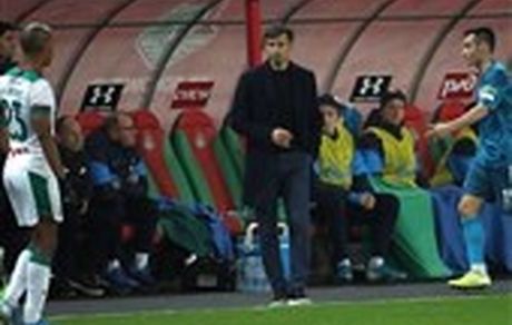 سماک: بازیکنان قدرتمندی مانند آزمون باید بازی و تیم را تقویت کنند