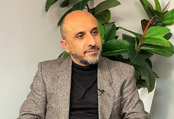 پزشکیان در عمل به هیچ‌کدام از وعده‌هایش موفق نبود/ ایشان صراحتاً گفته‌اند که «اگر نتوانستیم به قول‌هایمان عمل کنیم، از ادامه کار سیاسی خداحافظی می‌کنیم»