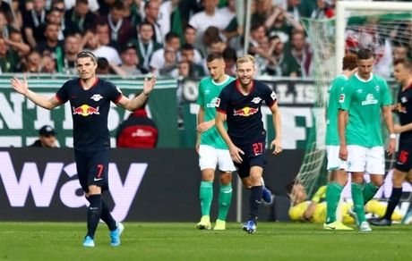 لایپزیگ با برتری قاطعانه صدر جدول را از بایرن‌مونیخ پس گرفت 