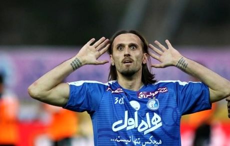 پول زور پرو پئیچ مهاجم سابق استقلال جور شد 