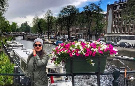 دختر رویا تیموریان از ازدواج اولش در هلند