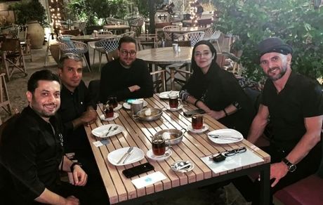 کافه گردی داوران عصر جدید + عکس