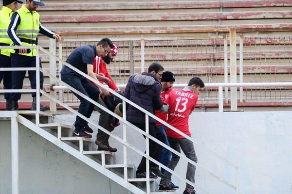 حمله قلبی یک هوادار بعد از گل تراکتور!