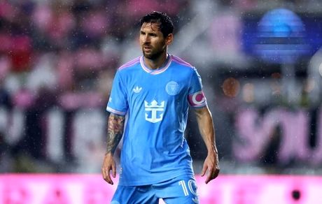 تمدید قرارداد نجومی یک فوتبالیست