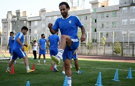 استقلال مهاجمش را قرض می دهد 