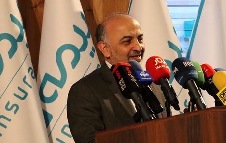 مدیرعامل بیمه دی در همایش تجلیل از همسران و مادران شهدای اقتدار: دیجیتالی شدن کامل ارزیابی خسارت در بخش درمان و خودرو گام مهم بیمه دی در مسیر خدمت به مردم