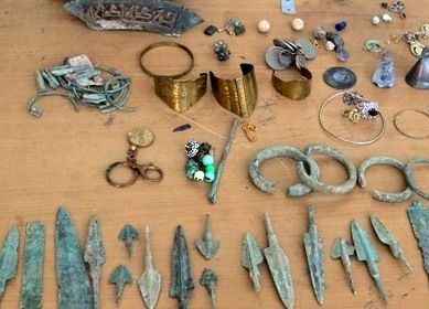 کشف عتیقههای هزار ساله در گنبدکاووس