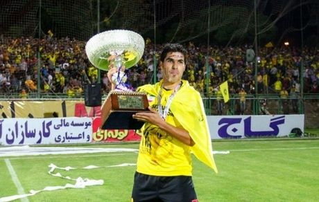 بازیکن اسبق  پرسپولیس از دنیای فوتبال خداحافظی کرد
