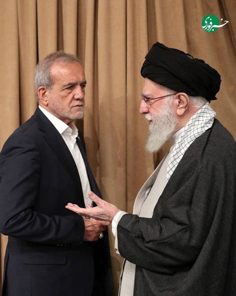 رهبر انقلاب و پزشکیان در یک قاب
