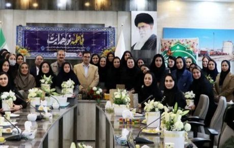 دیدار صمیمانه مدیرعامل شرکت آلومینای ایران با بانوان شاغل در شرکت به مناسبت میلاد حضرت فاطمه زهرا (س)