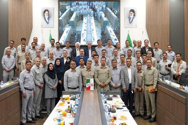 شرکت ملی مس و مجتمع مس سرچشمه، گُل سرسبد صنایع کشور هستند