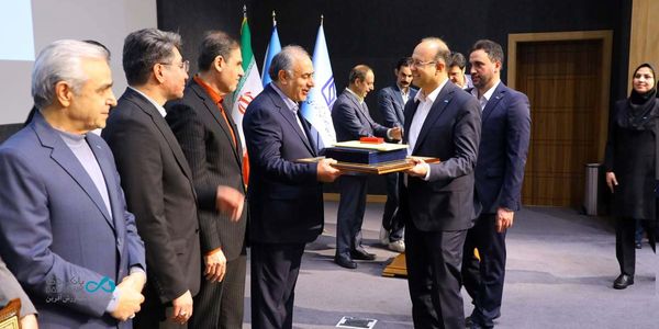 تجلیل از 6 رئیس شعبه برتر بانک دی از سوی بانک مرکزی