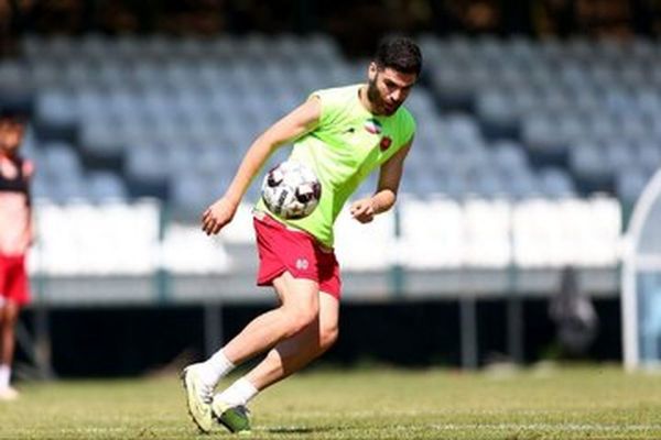 هافبک پرسپولیس 2 خواهان دارد