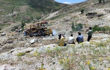احداث جاده بین مزارع در ۲۲ روستای ورزقان و خاروانا توسط مس سونگون