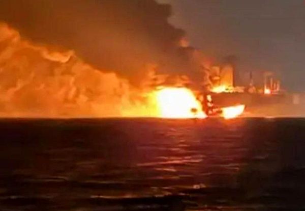 ۲ نفتکش در دریای سیاه منفجر شدند