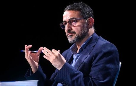 پیشنهاد می کنم امیر محترم قطر از هوا فضای سپاه برای استقرار در قطر درخواست کمک کنند!
