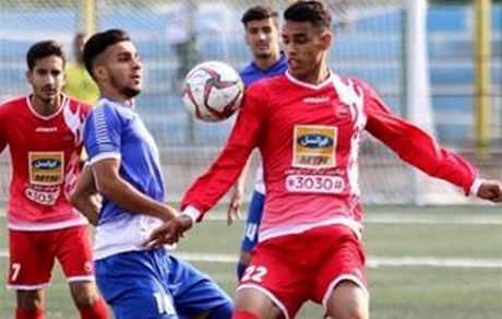 ۲ بازیکن جوان چشم دستیار کالدرون را گرفتند