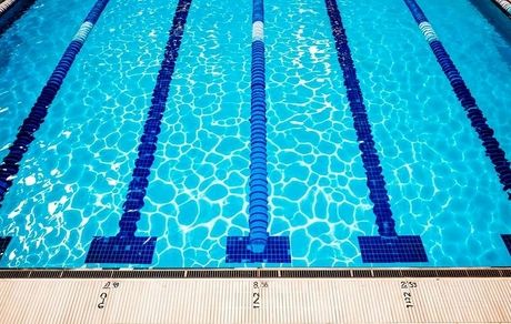 چرا بعضی شناگران با کفی شنا سریع‌تر پیشرفت می‌کنند و بعضی‌ها نه؟