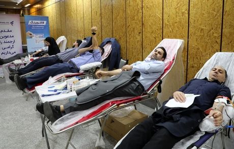 مشارکت گسترده کارکنان بانک رفاه کارگران در امر انسان‌دوستانه اهدای خون