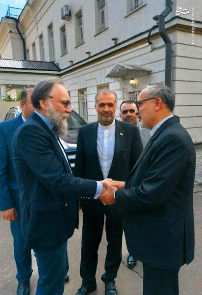 عکسی از دیدار شهید شادمانی با فیلسوف سرشناس روسیه