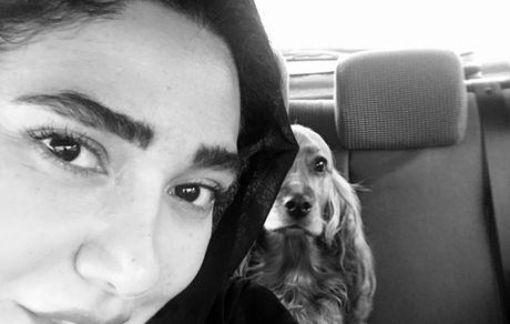 ماشین سواری خانم بازیگر و سگش + عکس