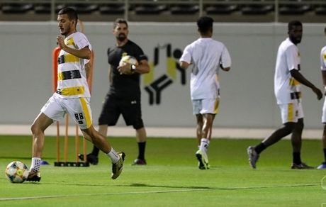 رقیب ذوب آهن امشب پرواز می‌کند