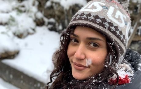 پریناز ایزدیار در برف امسال + عکس