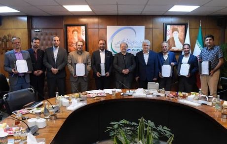 انعقاد ۲ قرارداد با دانشگاه‌های تهران و صنعتی شریف/ رونمایی از ۷ پروژه فناورانه‌ای که از سوی صندوق سرمایه‌گذاری خطرپذیر خلیج‌فارس تأمین مالی می‌شوند/ سرمایه‌گذاری هلدینگ خلیج‌فارس در آزمایشگاه هوش مصنوعی صنعت نفت، گاز و پتروشیمی