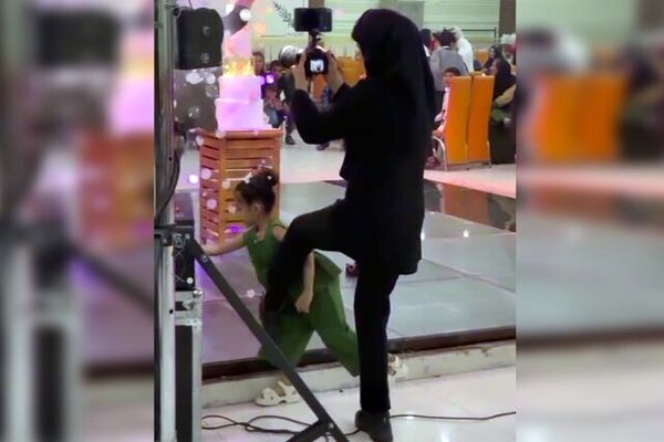 لگد خوردن یک کودک در جشن عروسی/ ماجرا چه بود؟